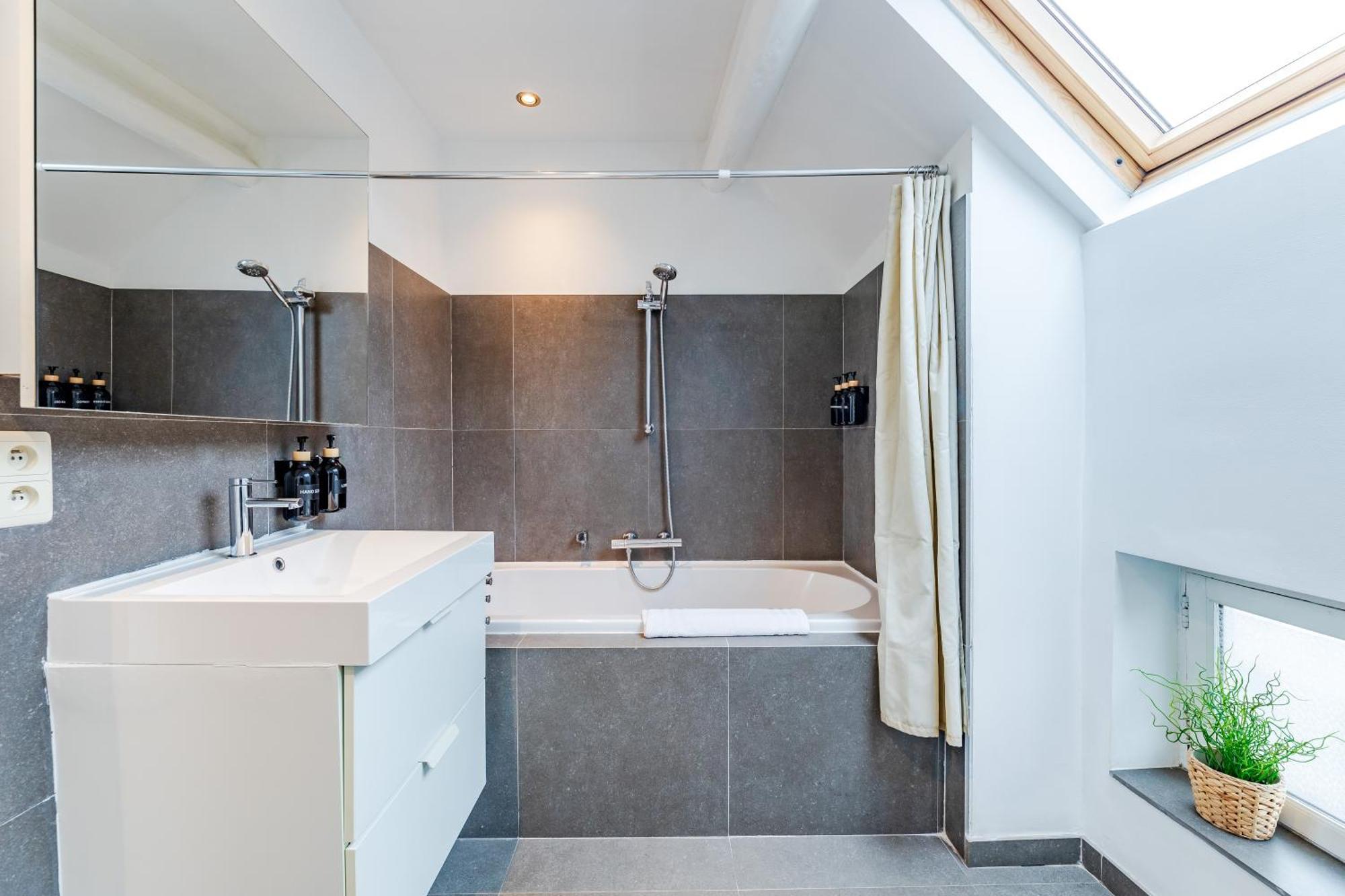 Modern Flat Near Grand Place * Brussels